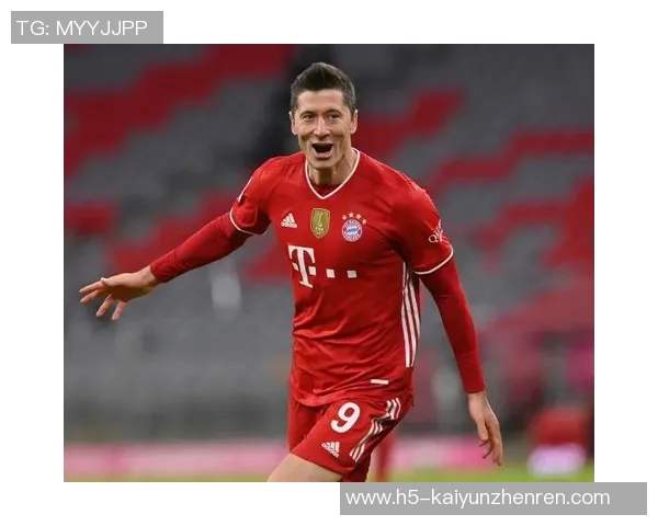 莱万重返老东家引发拜仁球迷强烈不满愤怒指责其忘恩负义 莱万重返老东家引发拜仁球迷强烈不满愤怒指责其忘恩负义